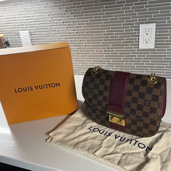 Louis Vuitton purse - Picture 1 of 7